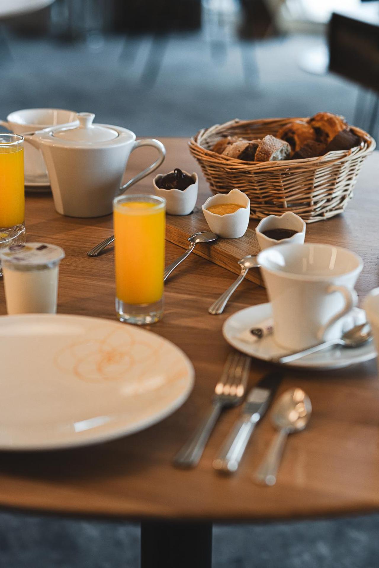 Brétignolles-sur-Mer Logis Hotellerie Les Brisants , Restaurant J M Perochon מראה חיצוני תמונה
